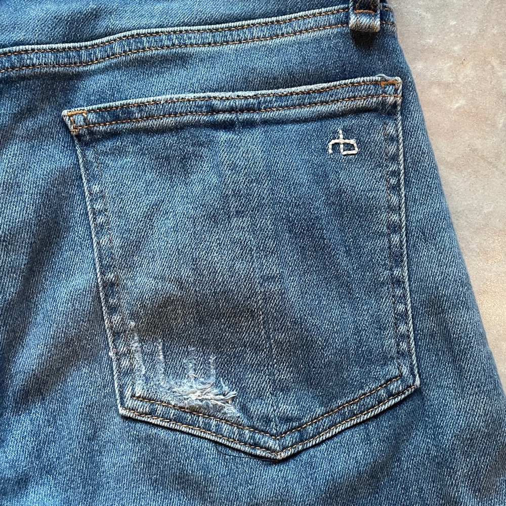 Rag and bone sz 26 Cate mid-rise ankle skinny distressed jeans. Good condition!